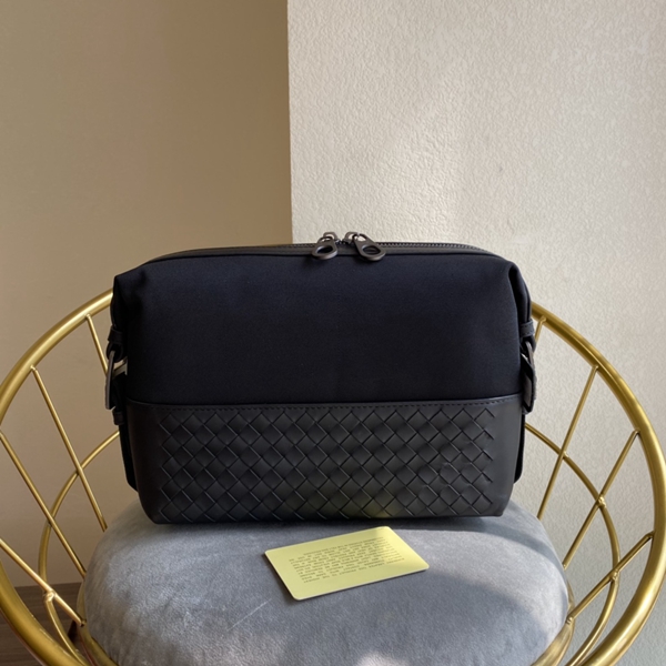 ボッテガヴェネタバッグ正面デザイン